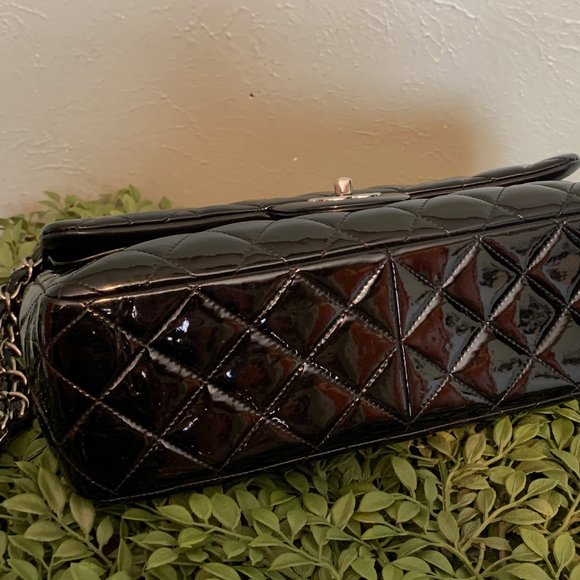 Chanel Classic Quilted Double Flap Black Patent Leather Jumbo Bag - Picture 15 of 17